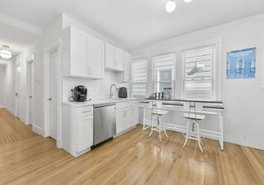 893 East 4th St, Boston, Massachusetts 02127, 5 Bedrooms Bedrooms, 7 Rooms Rooms,2 BathroomsBathrooms,Residential Lease,For Rent,East 4th St,73368035