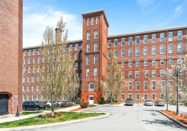 52 Lawrence Dr., Lowell, Massachusetts 01854, 2 Bedrooms Bedrooms, 4 Rooms Rooms,2 BathroomsBathrooms,Residential,For Sale,Renaissance On The River,Lawrence Dr.,73367769