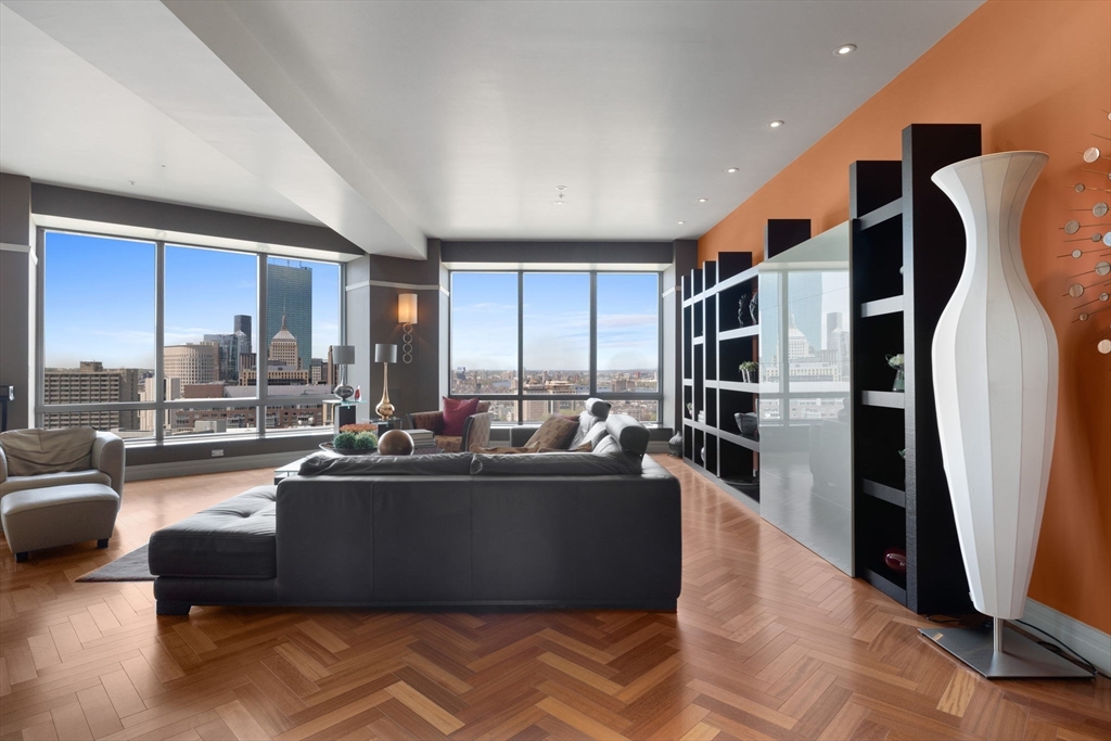 2 Avery St, Boston, Massachusetts 02111