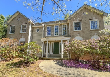 12 Appleseed Dr, Westborough, Massachusetts 01581, 4 Bedrooms Bedrooms, 9 Rooms Rooms,3.5 BathroomsBathrooms,Residential,For Sale,Appleseed Dr,73369499