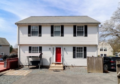 2-A Farm Ave, Peabody, Massachusetts 01960, 3 Bedrooms Bedrooms, 6 Rooms Rooms,2 BathroomsBathrooms,Residential,For Sale,Farm Ave,73369508