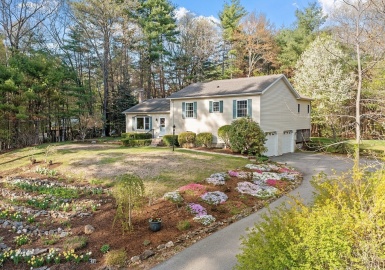 42 Cricket Dr, Sturbridge, Massachusetts 01566, 4 Bedrooms Bedrooms, 8 Rooms Rooms,2 BathroomsBathrooms,Residential,For Sale,Cricket Dr,73369581
