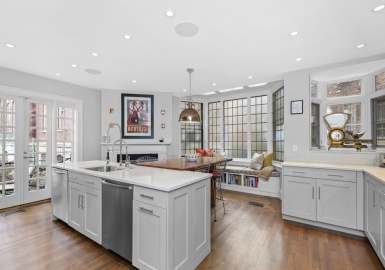20 David G Mugar Way, Boston, Massachusetts 02114, 5 Bedrooms Bedrooms, 11 Rooms Rooms,4 BathroomsBathrooms,Residential,For Sale,David G Mugar Way,73369532