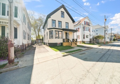 19 Richmond St, New Bedford, Massachusetts 02740, 4 Bedrooms Bedrooms, 9 Rooms Rooms,2 BathroomsBathrooms,Residential,For Sale,Richmond St,73369536