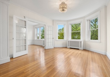 24 Addington Rd, Brookline, Massachusetts 02445, 2 Bedrooms Bedrooms, 5 Rooms Rooms,2 BathroomsBathrooms,Residential,For Sale,24 Addington Rd Condominium Trust,Addington Rd,73370588