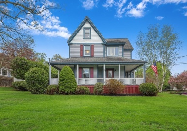 20 Maple Ave, Upton, Massachusetts 01568, 5 Bedrooms Bedrooms, 11 Rooms Rooms,2.5 BathroomsBathrooms,Residential,For Sale,Maple Ave,73370610