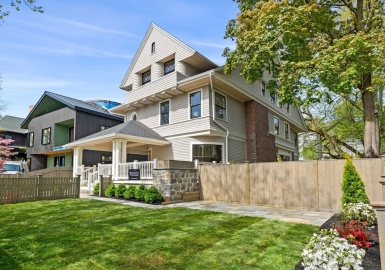 757 Washington St, Brookline, Massachusetts 02446, 5 Bedrooms Bedrooms, 10 Rooms Rooms,4.5 BathroomsBathrooms,Residential,For Sale,Washington St,73370663