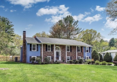 24 Spruce Dr, Westwood, Massachusetts 02090, 4 Bedrooms Bedrooms, 8 Rooms Rooms,2.5 BathroomsBathrooms,Residential,For Sale,Spruce Dr,73369968