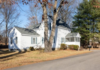 4 County Lane, Easton, Massachusetts 02375, 2 Bedrooms Bedrooms, 5 Rooms Rooms,1 BathroomBathrooms,Residential,For Sale,County Lane,73370893