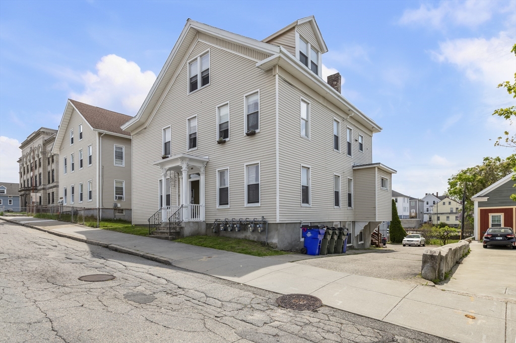 381 Pine St, Fall River, Massachusetts 02720