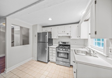 238 Neponset, Canton, Massachusetts 02021, 2 Bedrooms Bedrooms, 4 Rooms Rooms,1 BathroomBathrooms,Residential Lease,For Rent,Neponset,73371188