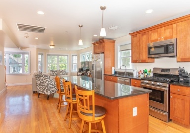 383 Hyde Park Ave, Boston, Massachusetts 02131, 3 Bedrooms Bedrooms, 5 Rooms Rooms,2.5 BathroomsBathrooms,Residential Lease,For Rent,Hyde Park Ave,73371362