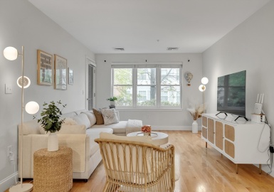 318 Rindge Ave, Cambridge, Massachusetts 02140, 2 Bedrooms Bedrooms, 5 Rooms Rooms,2 BathroomsBathrooms,Residential,For Sale,The Brickworks,Rindge Ave,73371542