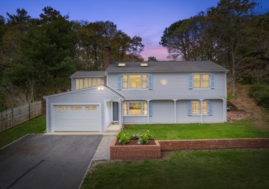 359 Lake Elizabeth Dr, Barnstable, Massachusetts 02632, 4 Bedrooms Bedrooms, 8 Rooms Rooms,2 BathroomsBathrooms,Residential,For Sale,Lake Elizabeth Dr,73371683