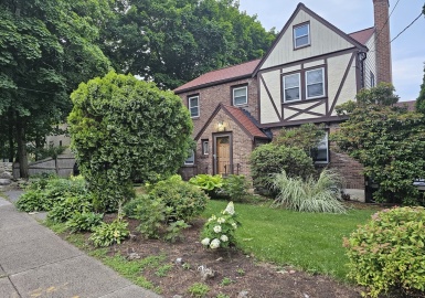 419 Pond, Boston, Massachusetts 02130, 3 Bedrooms Bedrooms, 9 Rooms Rooms,2.5 BathroomsBathrooms,Residential Lease,For Rent,Pond,73372579