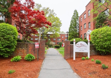 107 Nahant St, Lynn, Massachusetts 01905, 2 Bedrooms Bedrooms, 4 Rooms Rooms,1 BathroomBathrooms,Residential Lease,For Rent,Nahant St,73372585