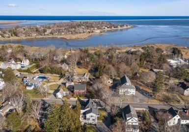 590 Washington St, Duxbury, Massachusetts 02332, 4 Bedrooms Bedrooms, 11 Rooms Rooms,3.5 BathroomsBathrooms,Residential Lease,For Rent,Washington St,73372446