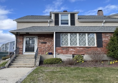 320 Crescent St, Waltham, Massachusetts 02453, 3 Bedrooms Bedrooms, 8 Rooms Rooms,1.5 BathroomsBathrooms,Residential Lease,For Rent,Crescent St,73372934