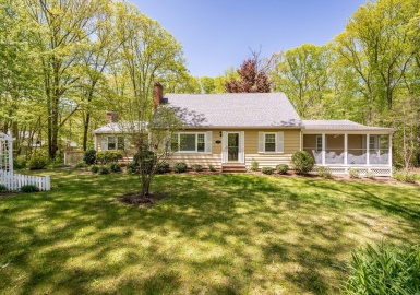 313 Bennett Rd., Hampden, Massachusetts 01036, 3 Bedrooms Bedrooms, 7 Rooms Rooms,2.5 BathroomsBathrooms,Residential,For Sale,Bennett Rd.,73372994