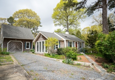 11 Cliff Street, Dennis, Massachusetts 02638, 2 Bedrooms Bedrooms, 5 Rooms Rooms,2 BathroomsBathrooms,Residential,For Sale,Cliff Street,73373006