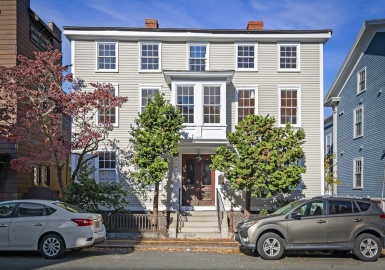 14 Lynde Street, Salem, Massachusetts 01970, 3 Bedrooms Bedrooms, 7 Rooms Rooms,2.5 BathroomsBathrooms,Residential Lease,For Rent,Lynde Street,73373130