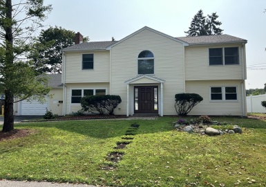 4 Rutledge Rd, Natick, Massachusetts 01760, 3 Bedrooms Bedrooms, 8 Rooms Rooms,3.5 BathroomsBathrooms,Residential Lease,For Rent,Rutledge Rd,73373312