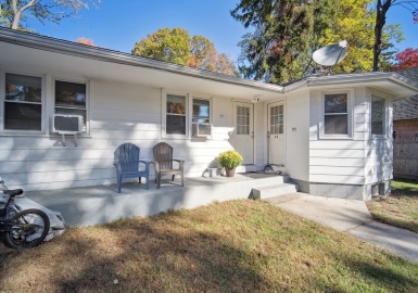 93-95 Orpheum Ave, Springfield, Massachusetts 01118, 4 Bedrooms Bedrooms, 8 Rooms Rooms,2 BathroomsBathrooms,Residential Income,For Sale,Orpheum Ave,73376612