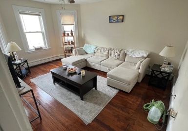 49 Middle Street, Boston, Massachusetts 02127, 2 Bedrooms Bedrooms, 6 Rooms Rooms,1 BathroomBathrooms,Residential Lease,For Rent,Middle Street,73380211