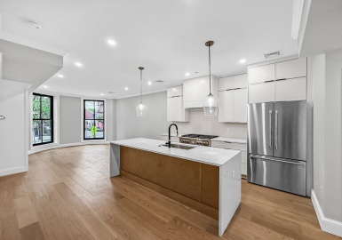 667 Tremont Street, Boston, Massachusetts 02118, 2 Bedrooms Bedrooms, 4 Rooms Rooms,2 BathroomsBathrooms,Residential,For Sale,Tremont Street,73380073