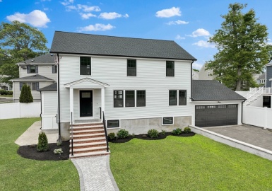 79 Hutchins Rd, Medford, Massachusetts 02155, 3 Bedrooms Bedrooms, 8 Rooms Rooms,2.5 BathroomsBathrooms,Residential,For Sale,Hutchins Rd,73380137