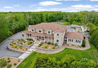 33 Moniz Drive, Westport, Massachusetts 02790, 5 Bedrooms Bedrooms, 22 Rooms Rooms,5 BathroomsBathrooms,Residential,For Sale,Moniz Drive,73380222