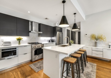 531-533 E 2nd St, Boston, Massachusetts 02127, 2 Bedrooms Bedrooms, 4 Rooms Rooms,2 BathroomsBathrooms,Residential,For Sale,E 2nd St,73380242
