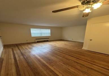 7 Charlesbank Rd, Newton, Massachusetts 02458, 2 Bedrooms Bedrooms, 5 Rooms Rooms,1 BathroomBathrooms,Residential Lease,For Rent,Charlesbank Rd,73380302