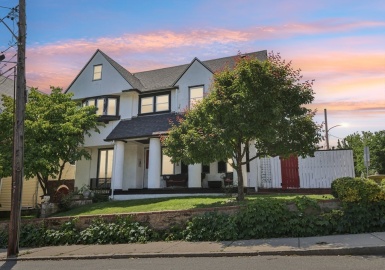 24 Central St, Somerville, Massachusetts 02143, 6 Bedrooms Bedrooms, 14 Rooms Rooms,4.5 BathroomsBathrooms,Residential Income,For Sale,Central St,73386554