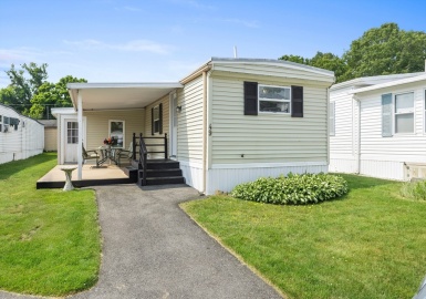 49 Kins Court, Wareham, Massachusetts 02558, 2 Bedrooms Bedrooms, 5 Rooms Rooms,1 BathroomBathrooms,Residential,For Sale,Kins Court,73388016