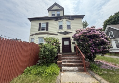 156 Euclid Ave, Lynn, Massachusetts 01904, 4 Bedrooms Bedrooms, 9 Rooms Rooms,2 BathroomsBathrooms,Residential Income,For Sale,Euclid Ave,73388167