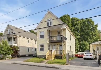 190-192 Oakland Ave, Methuen, Massachusetts 01844, 6 Bedrooms Bedrooms, 12 Rooms Rooms,3 BathroomsBathrooms,Residential Income,For Sale,Oakland Ave,73388999