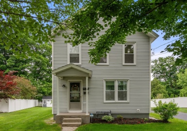 19 Hatfield St, Northampton, Massachusetts 01060, 5 Bedrooms Bedrooms, 9 Rooms Rooms,2 BathroomsBathrooms,Residential Income,For Sale,Hatfield St,73389108