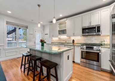 38 Mount Vernon St, Boston, Massachusetts 02129, 2 Bedrooms Bedrooms, 4 Rooms Rooms,2.5 BathroomsBathrooms,Residential,For Sale,Mount Vernon St,73389577