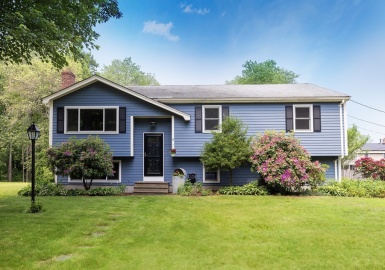 4 Charles River Rd, Medway, Massachusetts 02053, 4 Bedrooms Bedrooms, 6 Rooms Rooms,1.5 BathroomsBathrooms,Residential,For Sale,Charles River Rd,73389789