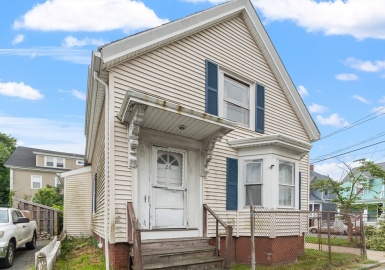 26 Mansfield St, Gloucester, Massachusetts 01930, 3 Bedrooms Bedrooms, 8 Rooms Rooms,2 BathroomsBathrooms,Residential Income,For Sale,Mansfield St,73389974