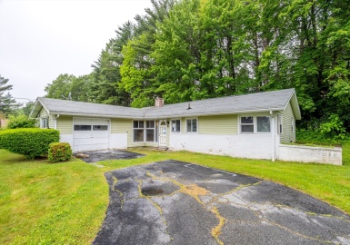 61 Barry Rd, Worcester, Massachusetts 01609, 3 Bedrooms Bedrooms, 7 Rooms Rooms,2 BathroomsBathrooms,Residential,For Sale,Barry Rd,73390079
