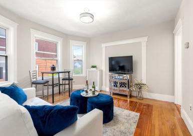 82-84 Quincy St, Medford, Massachusetts 02155, 7 Bedrooms Bedrooms, 12 Rooms Rooms,2 BathroomsBathrooms,Residential Income,For Sale,Quincy St,73390426