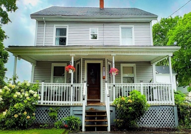 28 Walnut St, Natick, Massachusetts 01760, 5 Bedrooms Bedrooms, 12 Rooms Rooms,3 BathroomsBathrooms,Residential Income,For Sale,Walnut St,73390564