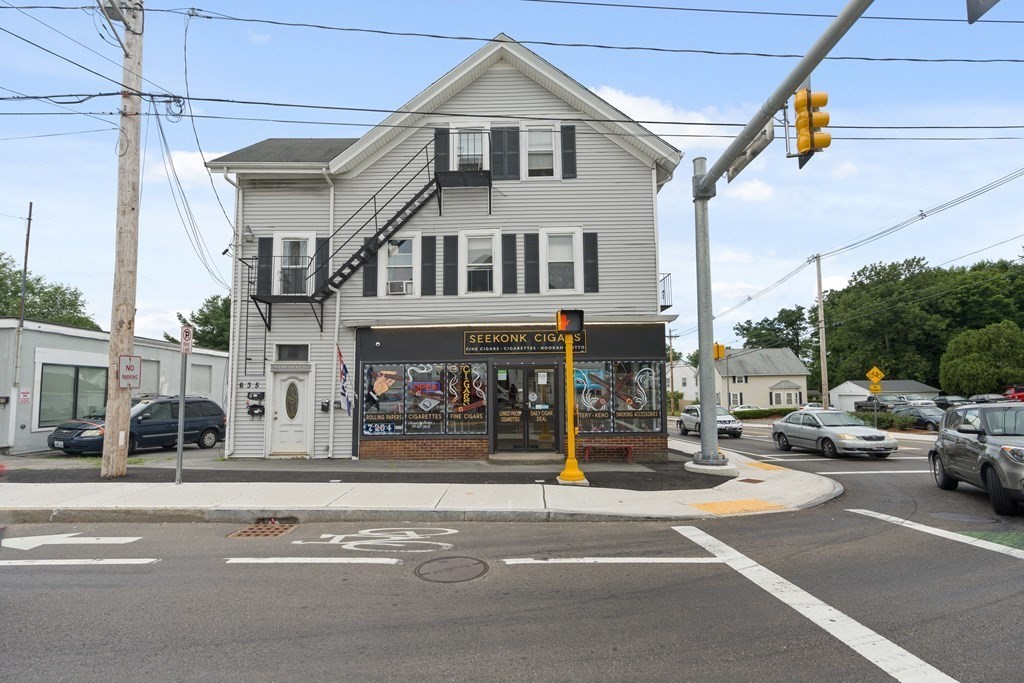 635 - 637 Fall River Ave, Seekonk, Massachusetts 02771, ,Commercial Sale,For Sale,Fall River Ave,73390855