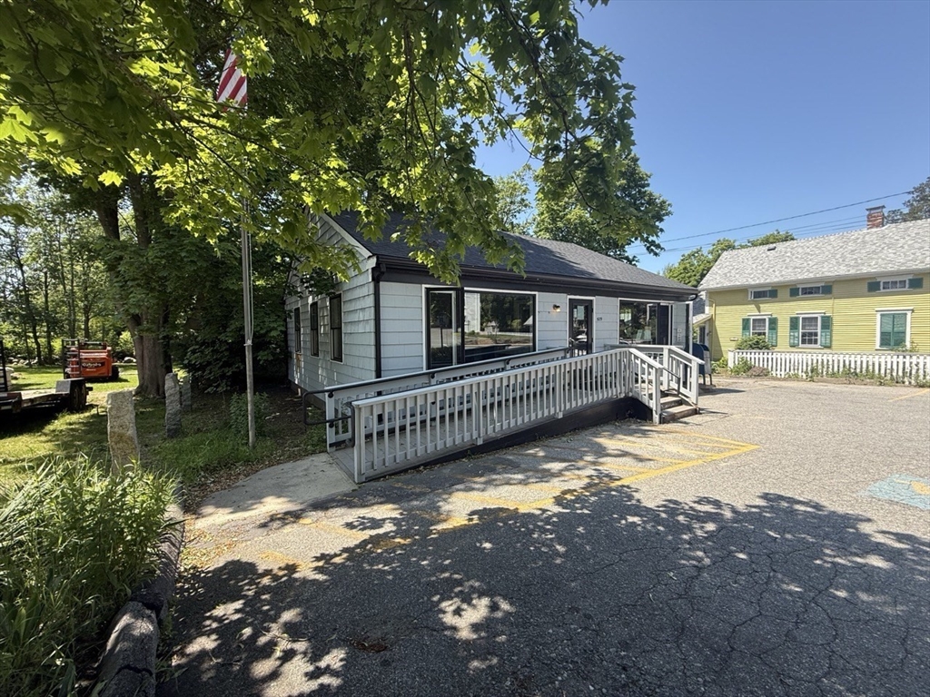 529 Old County Rd, Westport, Massachusetts 02790, ,Commercial Sale,For Sale,Old County Rd,73390926