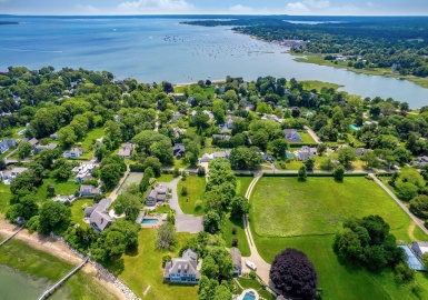 173 Powder Point Ave, Duxbury, Massachusetts 02332, 5 Bedrooms Bedrooms, 12 Rooms Rooms,3.5 BathroomsBathrooms,Residential,For Sale,Powder Point Ave,73390792
