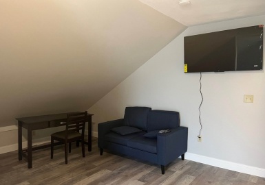 423 King St, Littleton, Massachusetts 01460, 1 Bedroom Bedrooms, 2 Rooms Rooms,1 BathroomBathrooms,Residential Lease,For Rent,King St,73391824