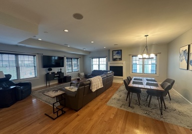 345 W Broadway, Boston, Massachusetts 02127, 2 Bedrooms Bedrooms, 4 Rooms Rooms,2 BathroomsBathrooms,Residential,For Sale,345 W Broadway,W Broadway,73391556