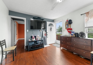 43 Huntington Ave, Worcester, Massachusetts 01606, 3 Bedrooms Bedrooms, 6 Rooms Rooms,2 BathroomsBathrooms,Residential,For Sale,Huntington Ave,73391690